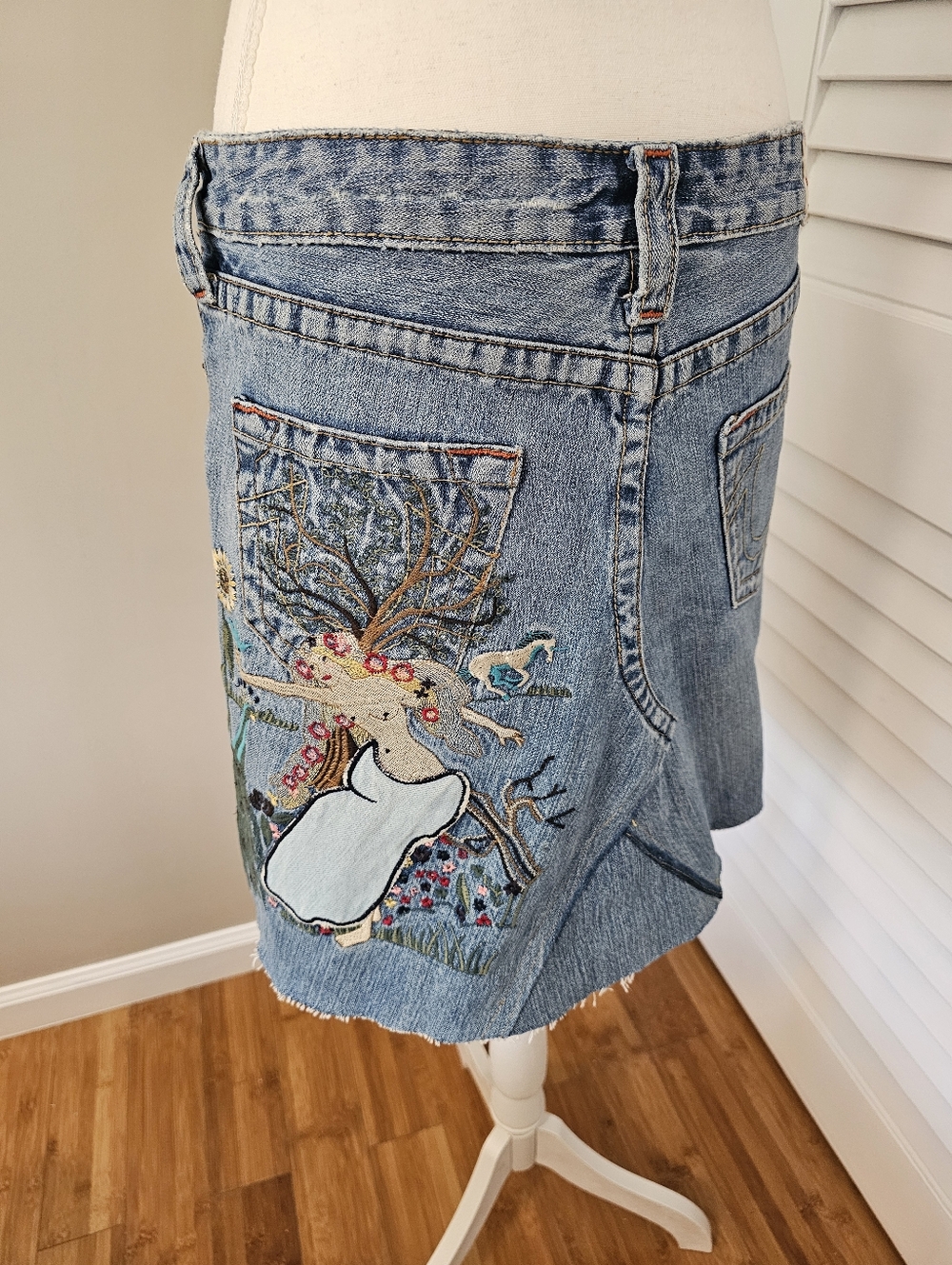 TRUE RELIGION Joey Miss Lady Godiva | Vintage Y2K | Rare Embroidery Denim Skirt - Picture 3 of 11
